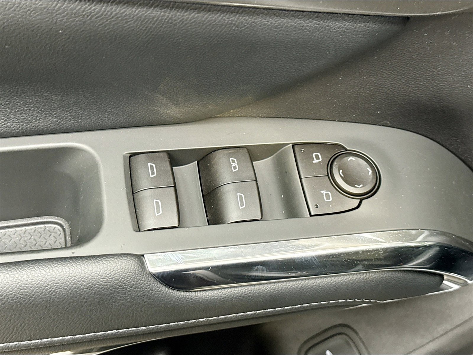 New 2026 Chevrolet Traverse LT image 18