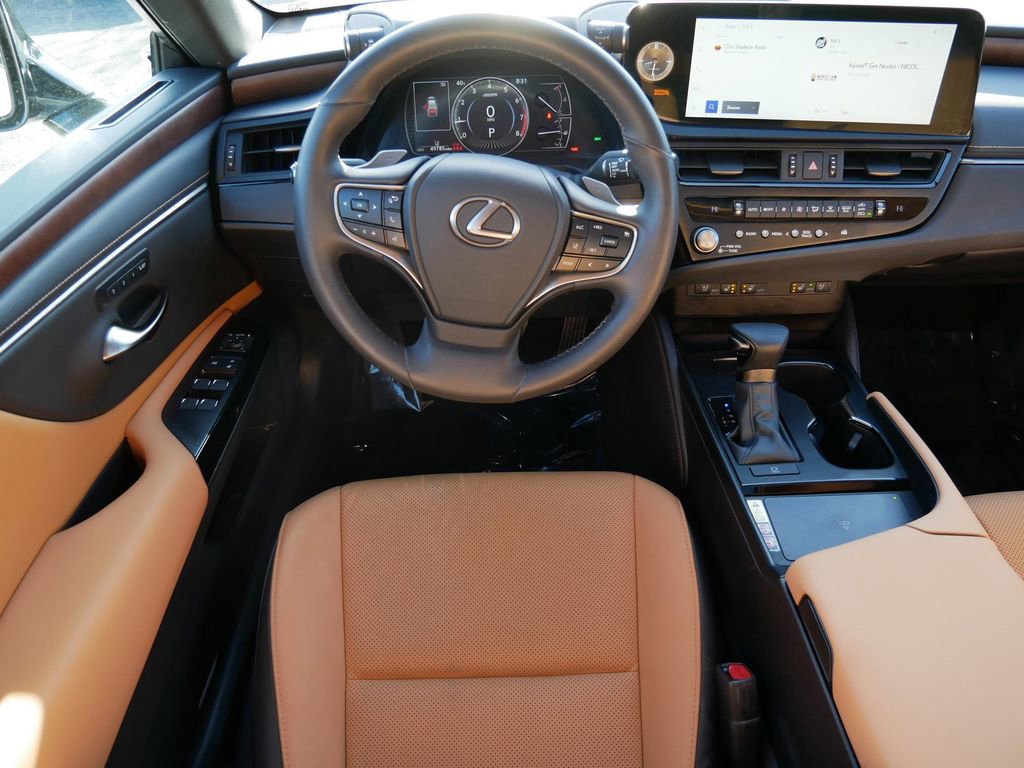Certified 2023 Lexus ES 250 w/ Premium Package AWD/4WD image 13