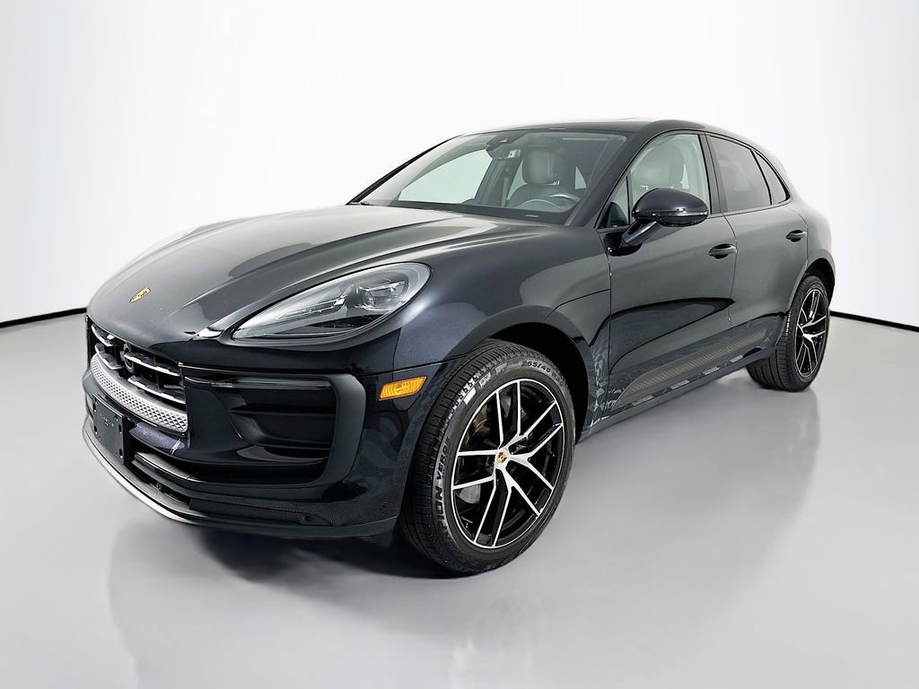 Certified 2024 Porsche Macan AWD/4WD image 1