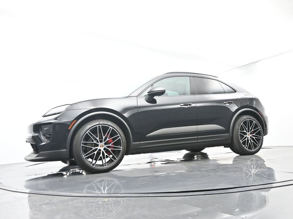 Certified 2025 Porsche Macan 4S Electric AWD/4WD image 45