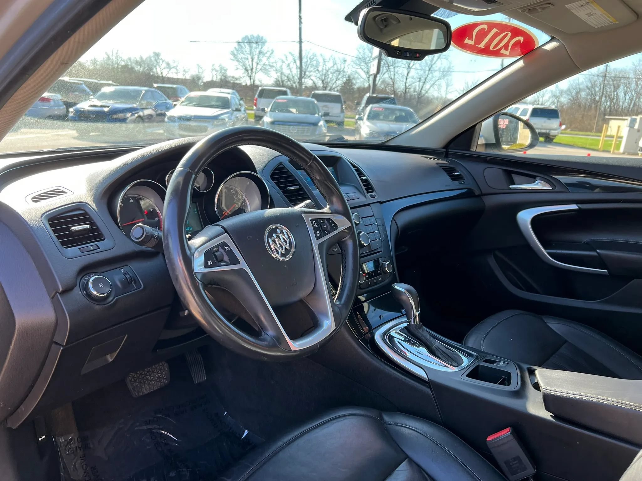 Used 2012 Buick Regal Leather FWD image 10