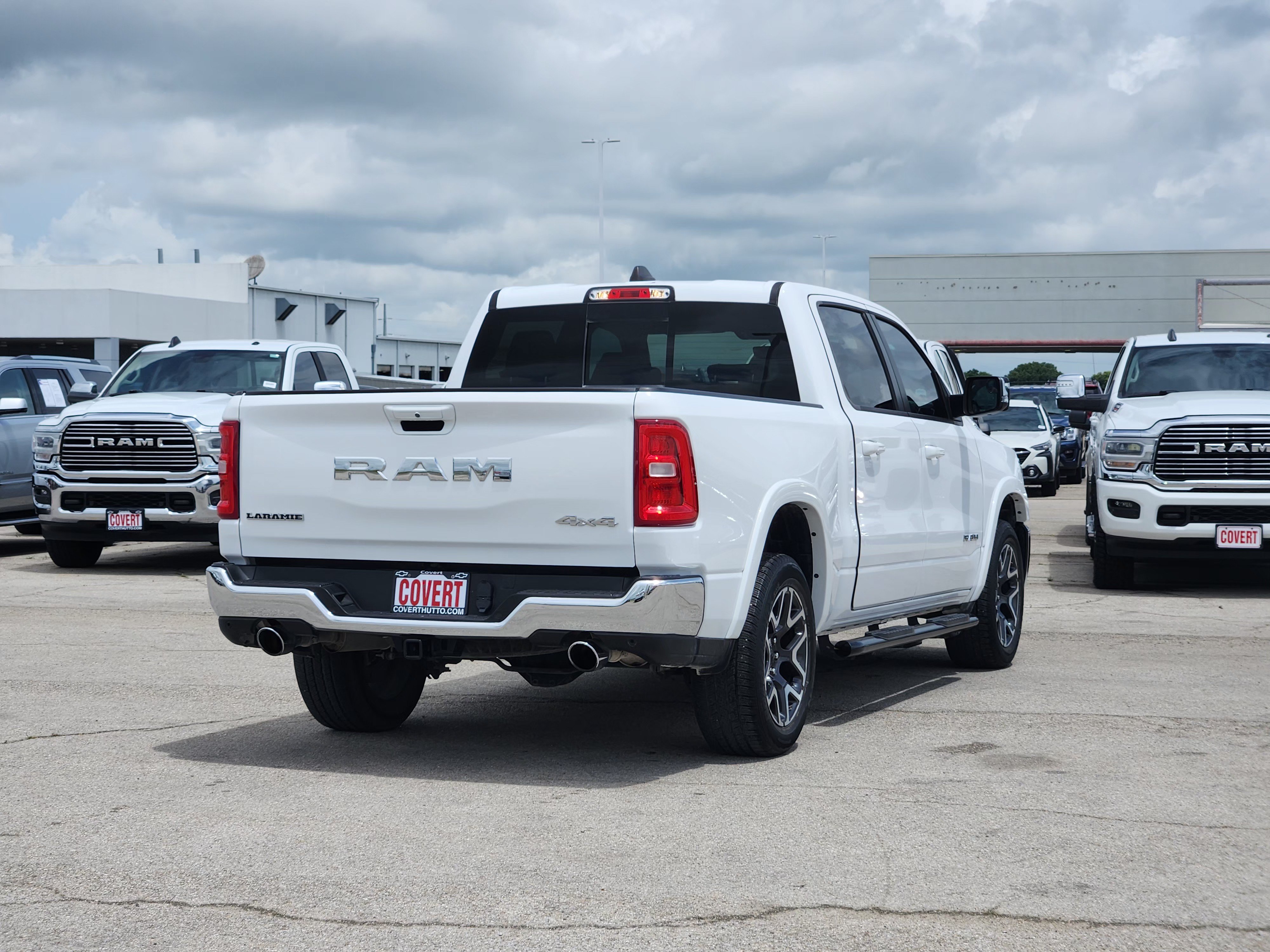 Used 2025 RAM 1500 Laramie AWD/4WD image 7