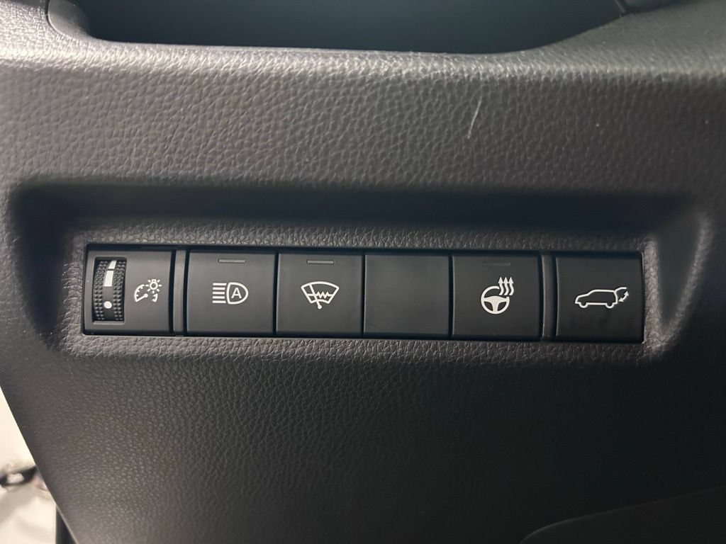 Used 2020 Toyota RAV4 XLE Premium AWD/4WD image 7