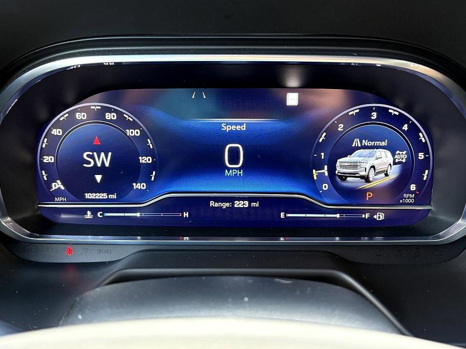 Used 2022 Chevrolet Suburban High Country image 23