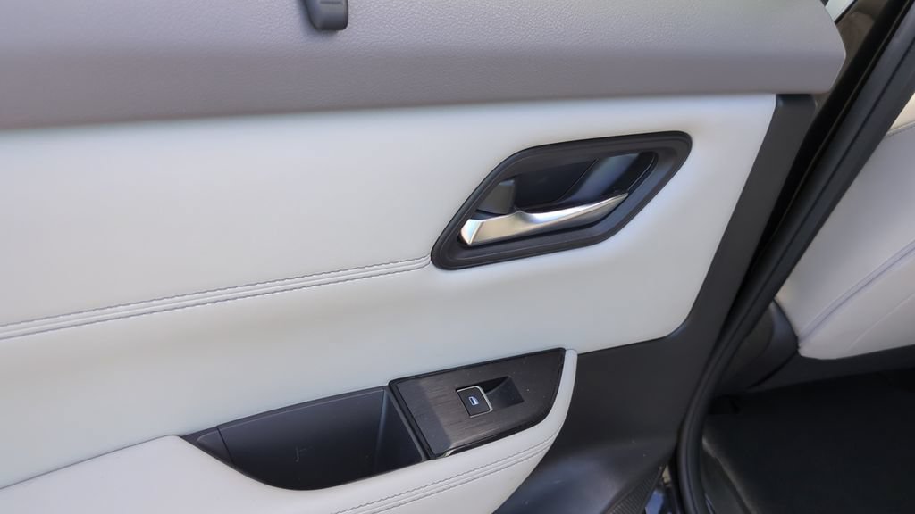 Used 2023 Nissan Rogue SL w/ SL Premium Package FWD image 16