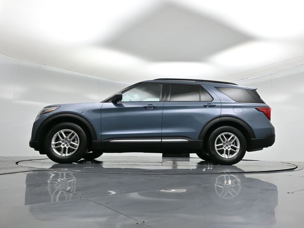 Certified 2025 Ford Explorer Active image 8