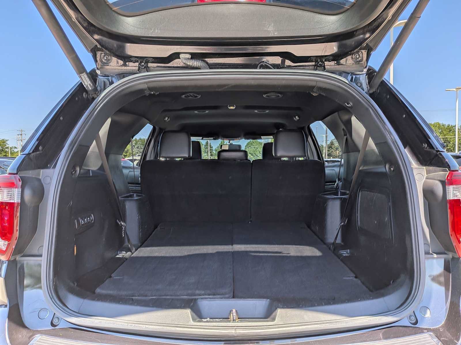 Used 2019 Ford Explorer Limited w/ Class III Trailer Tow Package AWD/4WD image 31