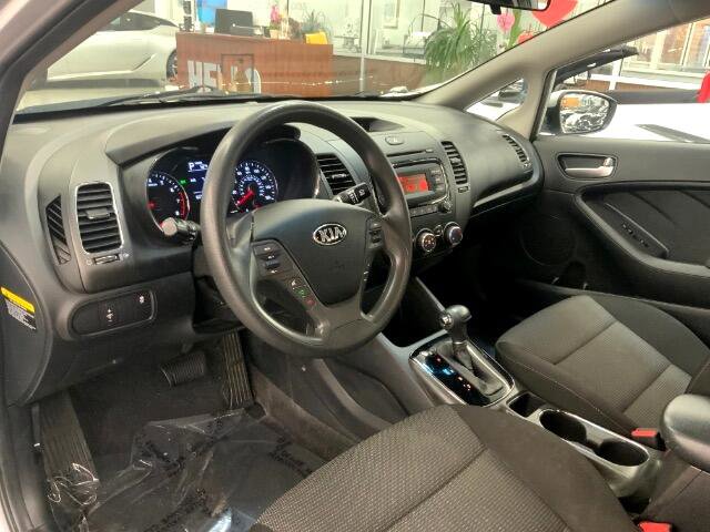 Used 2017 Kia Forte LX image 24
