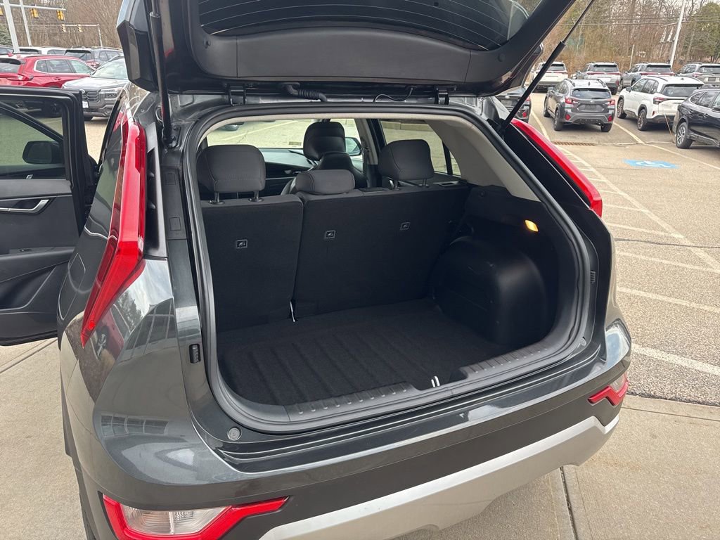 Used 2025 Kia Niro LX FWD image 15