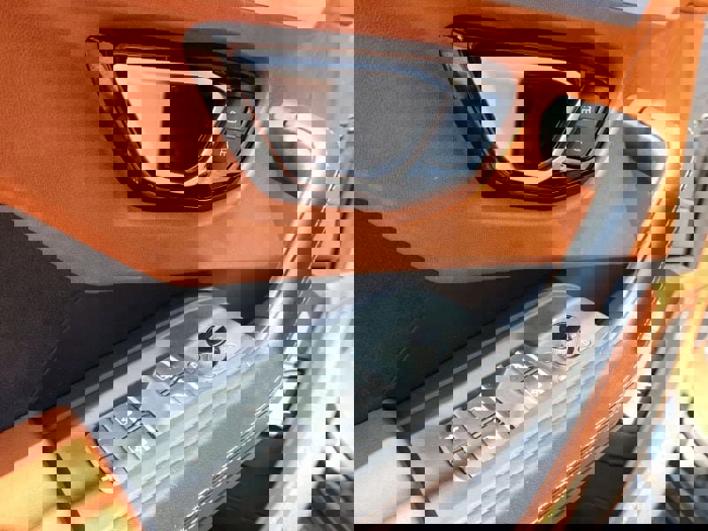 Used 2019 Lamborghini Urus image 17