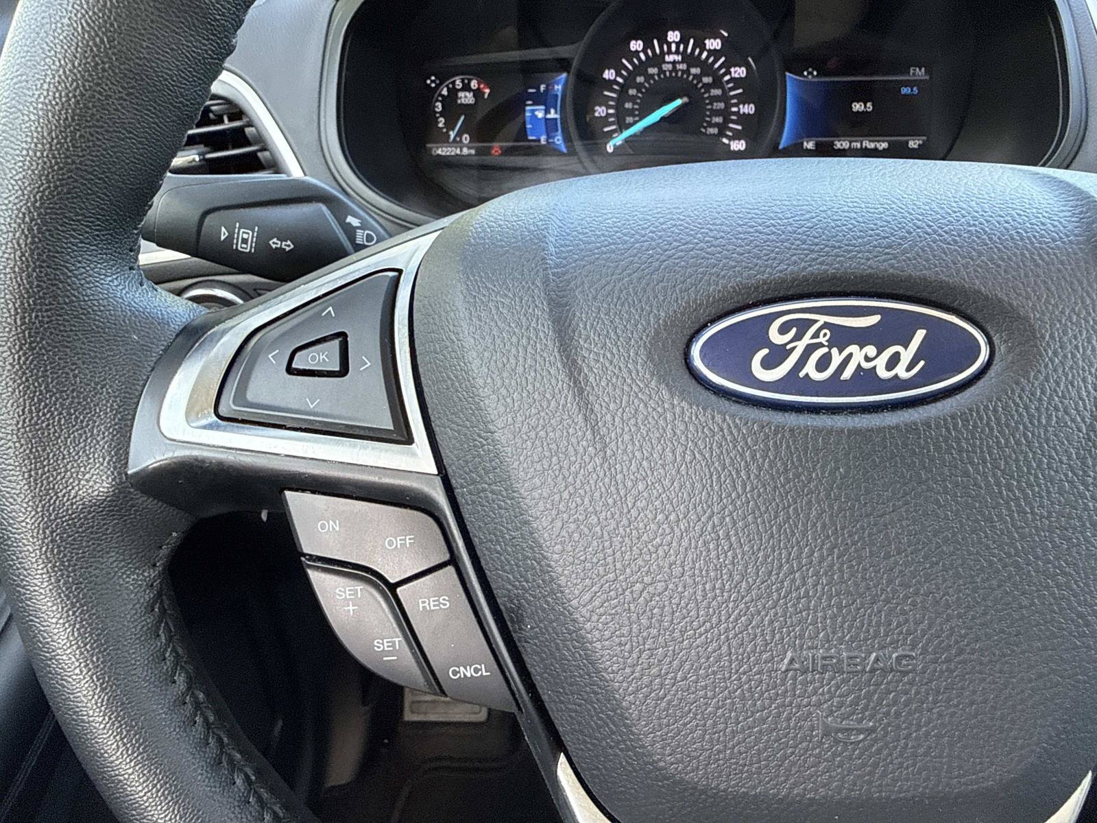 Used 2024 Ford Edge SEL AWD/4WD image 15