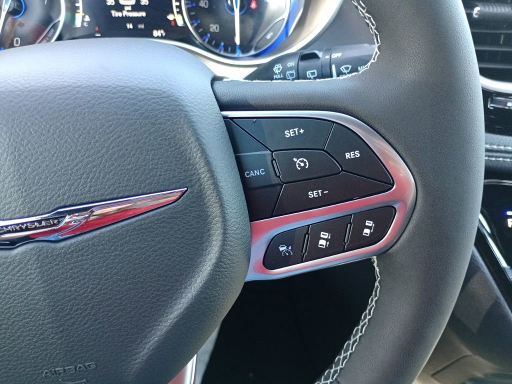 New 2026 Chrysler Pacifica Select image 25