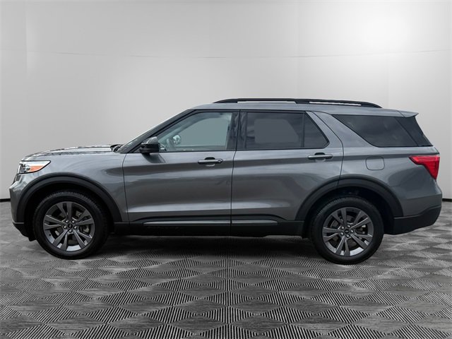 Used 2023 Ford Explorer XLT w/ Equipment Group 202A image 2