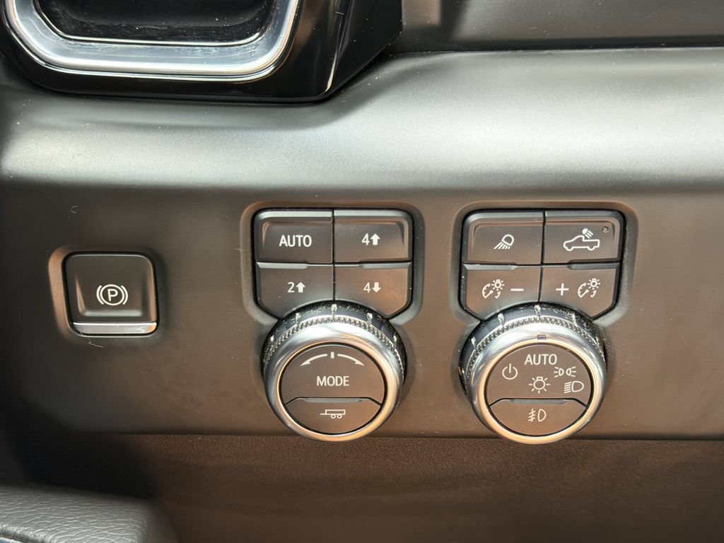 Used 2024 GMC Sierra 1500 Denali AWD/4WD image 10