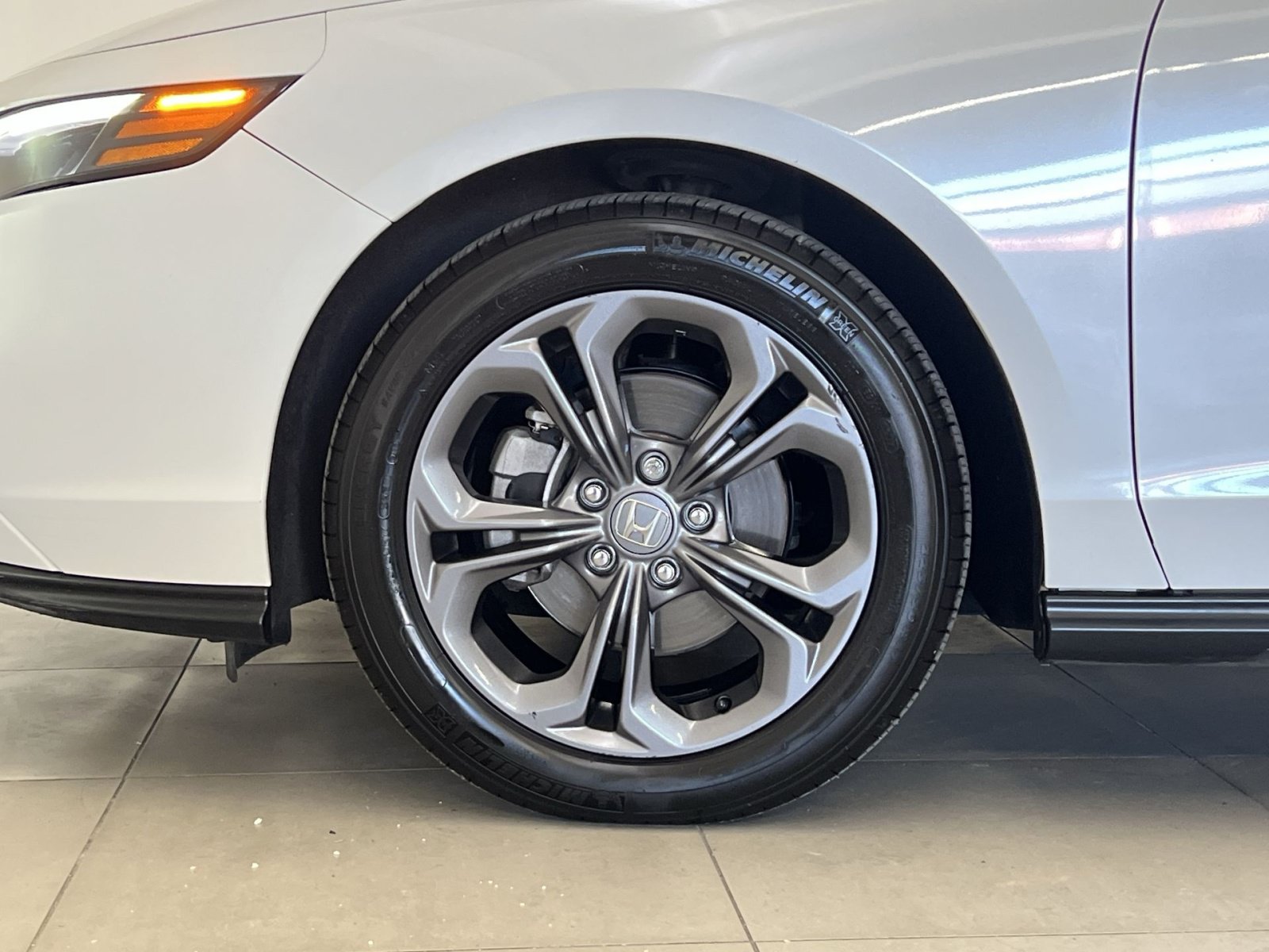 Used 2023 Honda Accord EX image 11