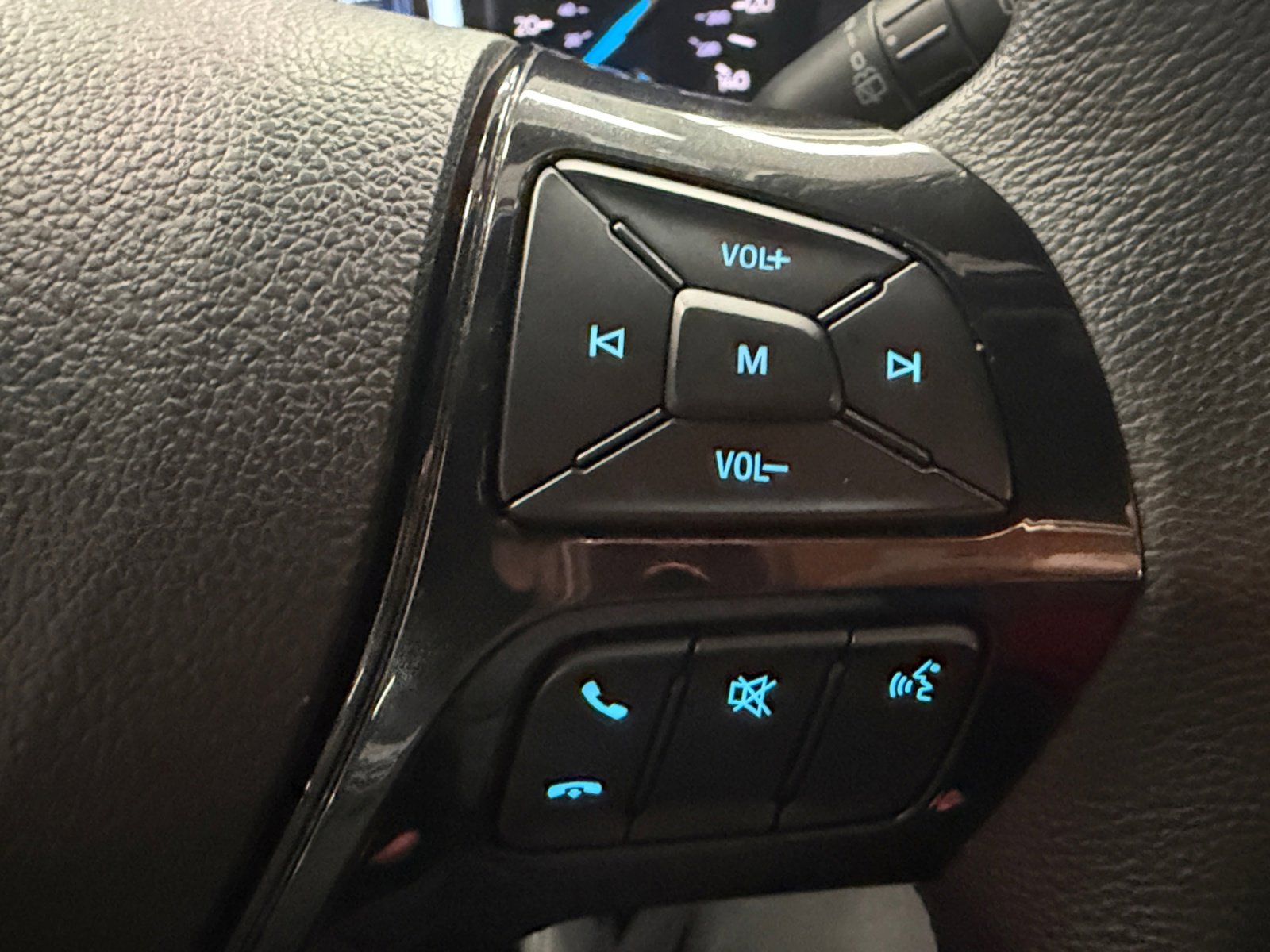 Used 2018 Ford Explorer XLT FWD image 19