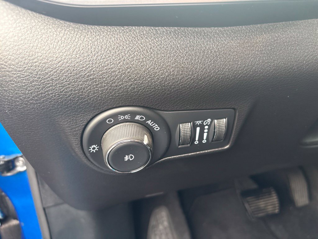 Used 2025 Jeep Compass Limited w/ Elite Group AWD/4WD image 19