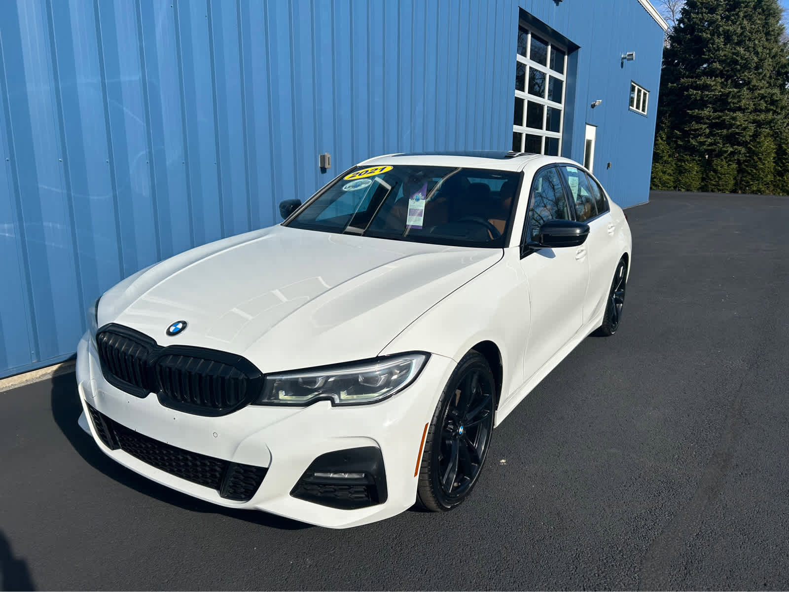 Used 2021 BMW 330i xDrive Sedan w/ M Sport Package image 2