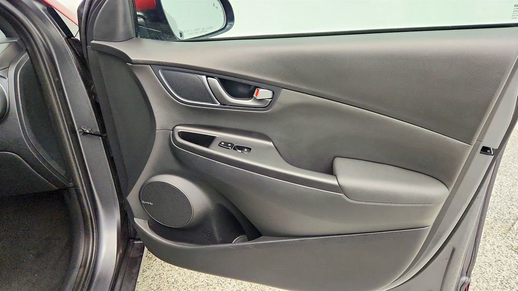 Used 2019 Hyundai Kona Ultimate image 30