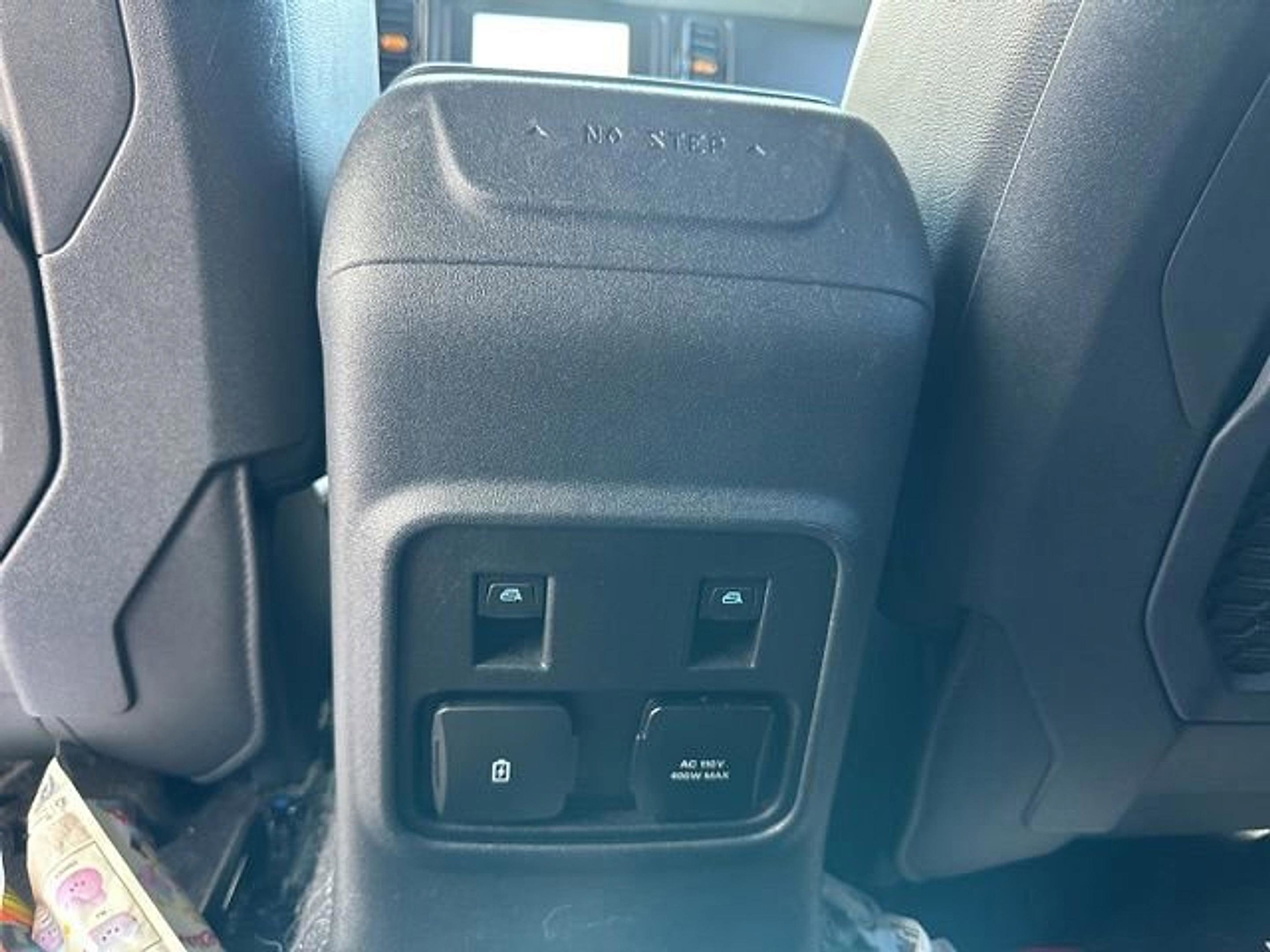 Used 2023 Ford Bronco Badlands w/ Sasquatch Package AWD/4WD image 13