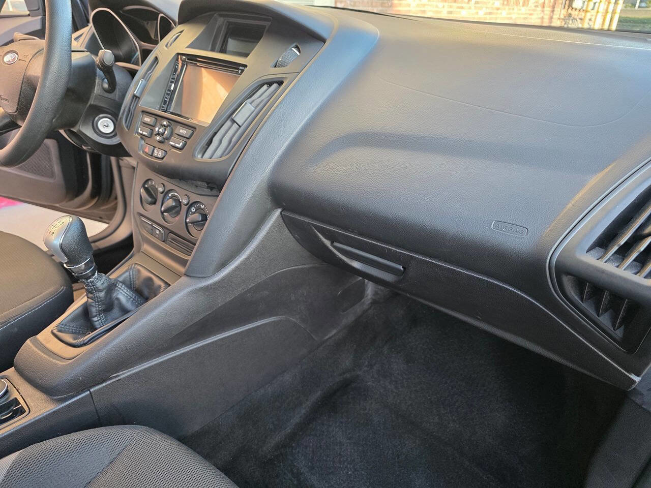 Used 2012 Ford Focus S FWD image 11