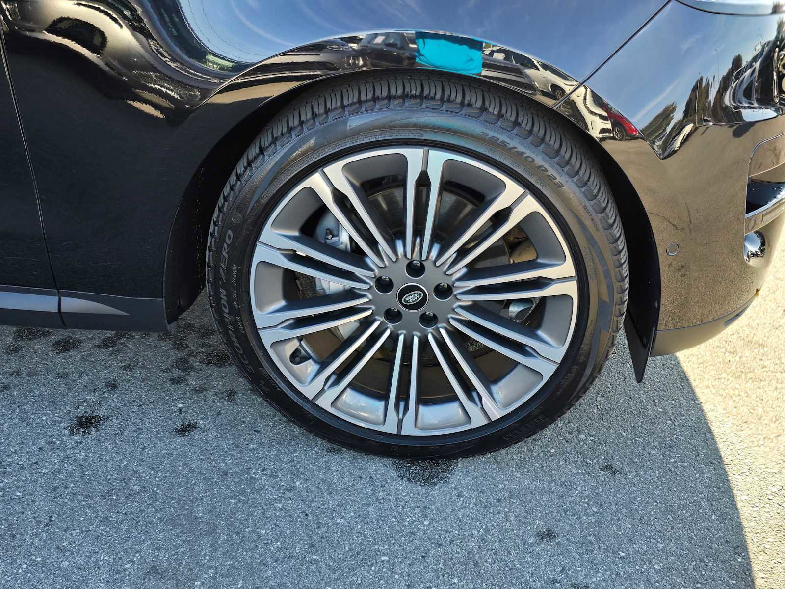 Certified 2025 Land Rover Range Rover Sport SE image 9