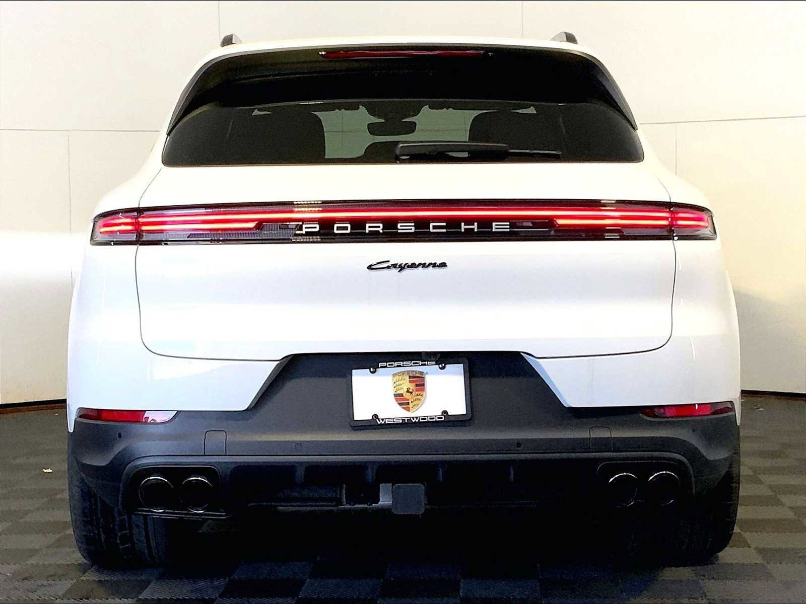 New 2025 Porsche Cayenne E-Hybrid image 6