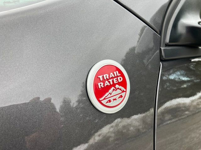 Used 2022 Jeep Cherokee Trailhawk w/ Comfort/Convenience Group image 24