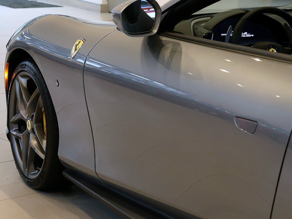Certified 2026 Ferrari Roma Spider RWD image 53