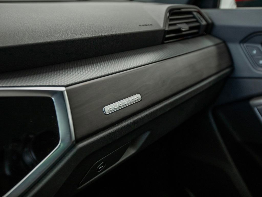 Used 2024 Audi Q3 2.0T Premium w/ Convenience Package image 20