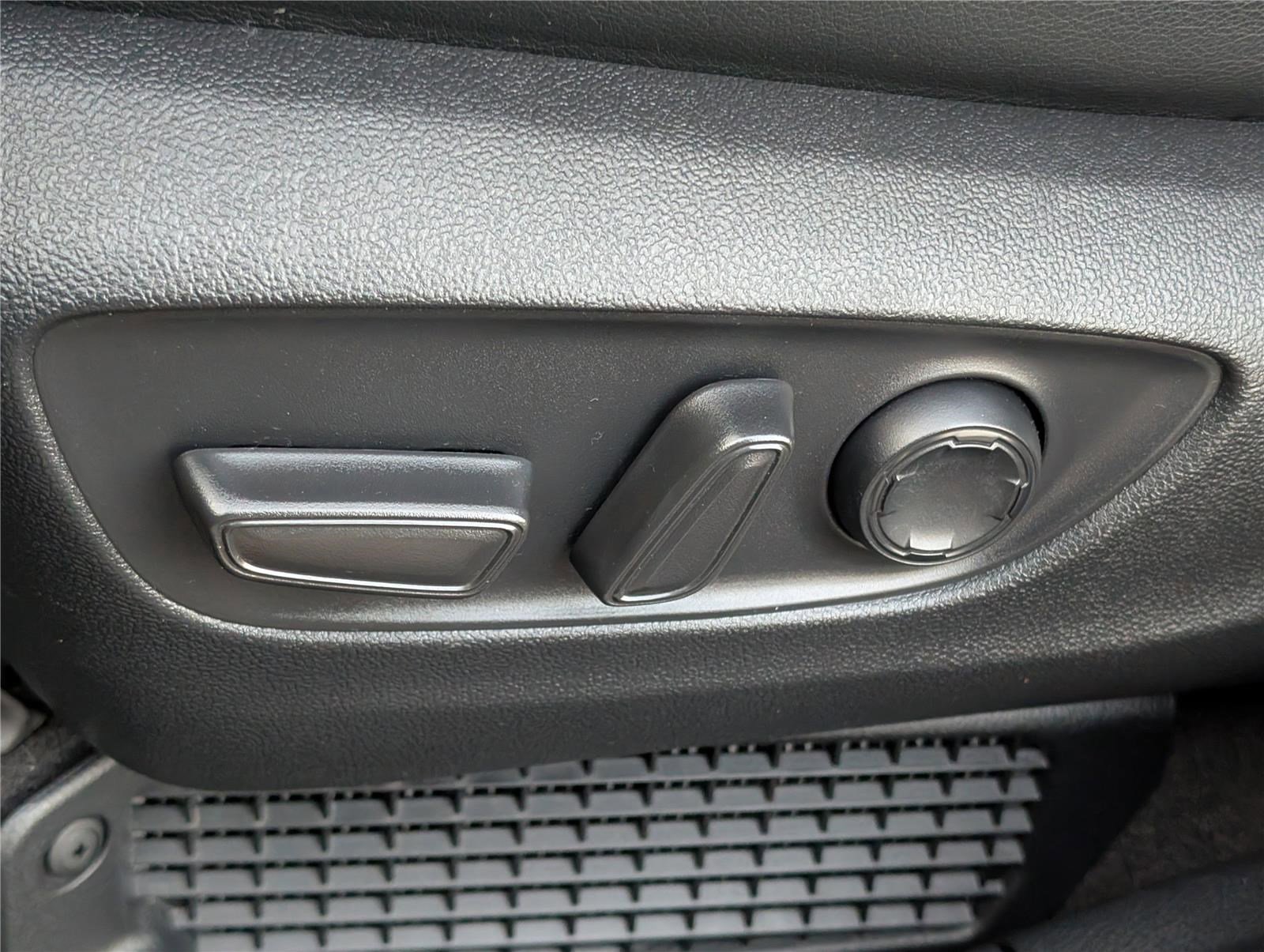 Used 2024 Toyota Sienna XSE w/ XSE Plus Package image 22