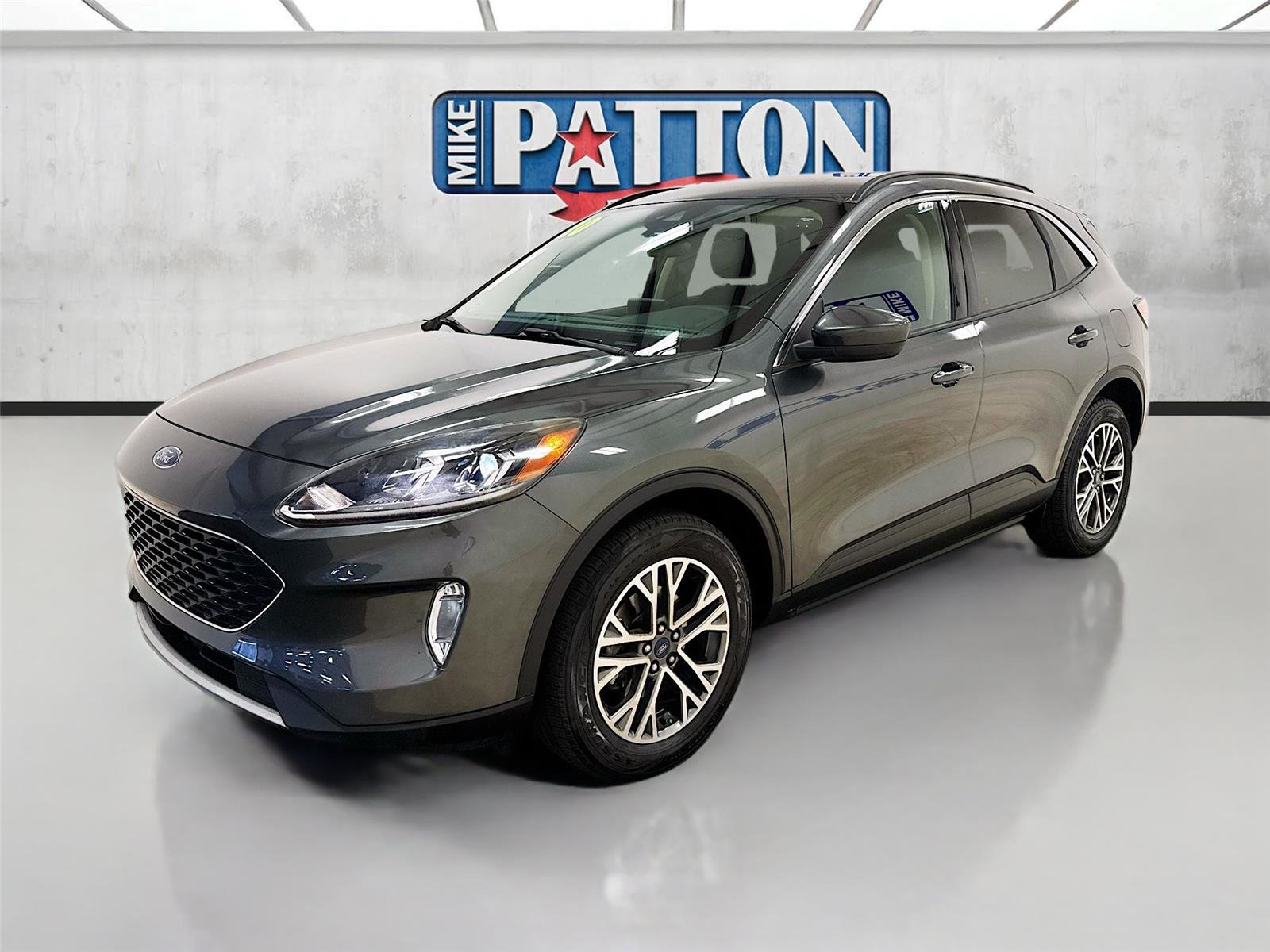 Used 2020 Ford Escape SEL image 3