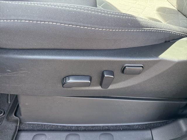 Used 2025 Nissan Frontier SV image 14