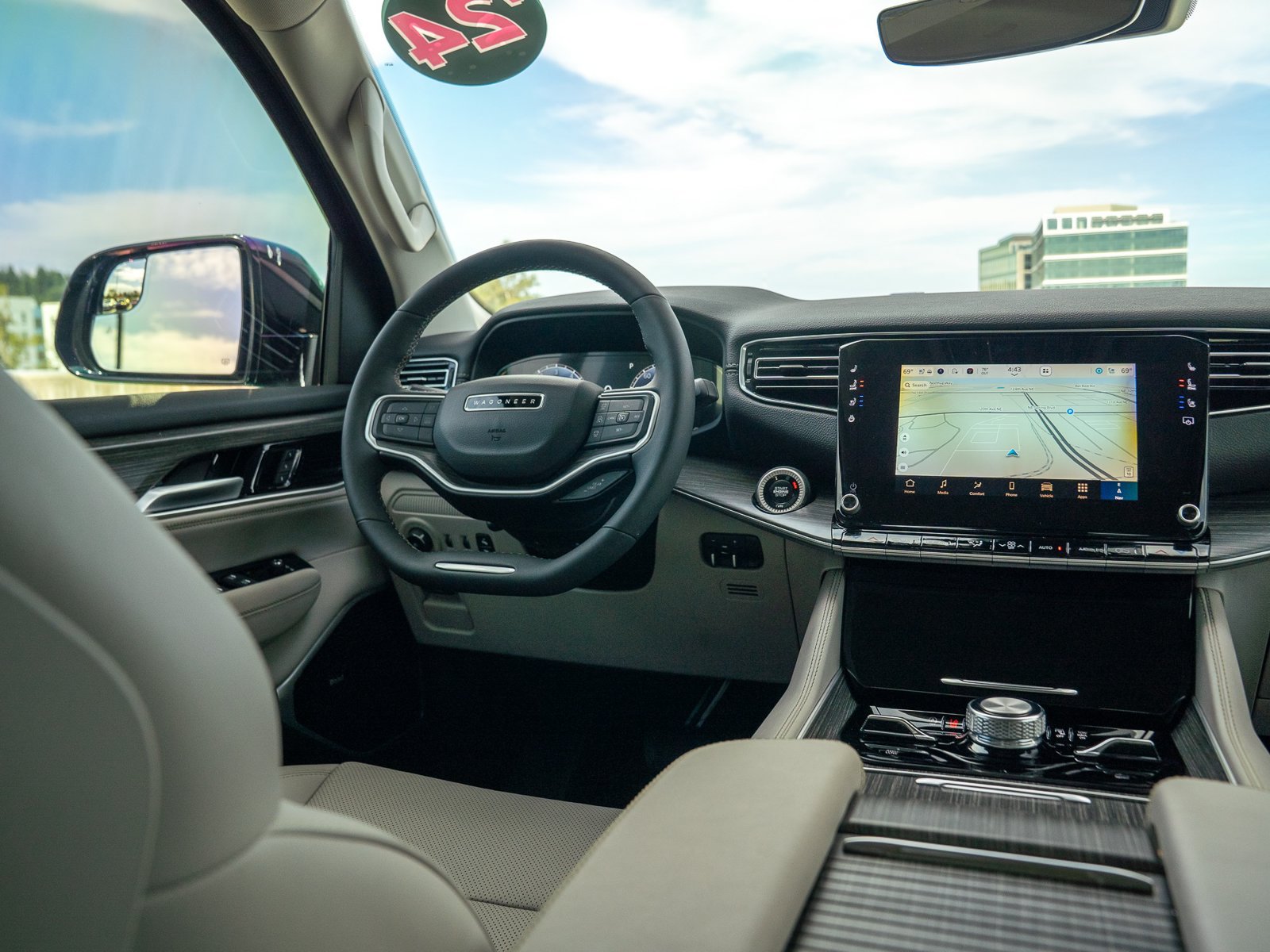 Used 2024 Jeep Wagoneer Series III w/ Premium Group I AWD/4WD image 17