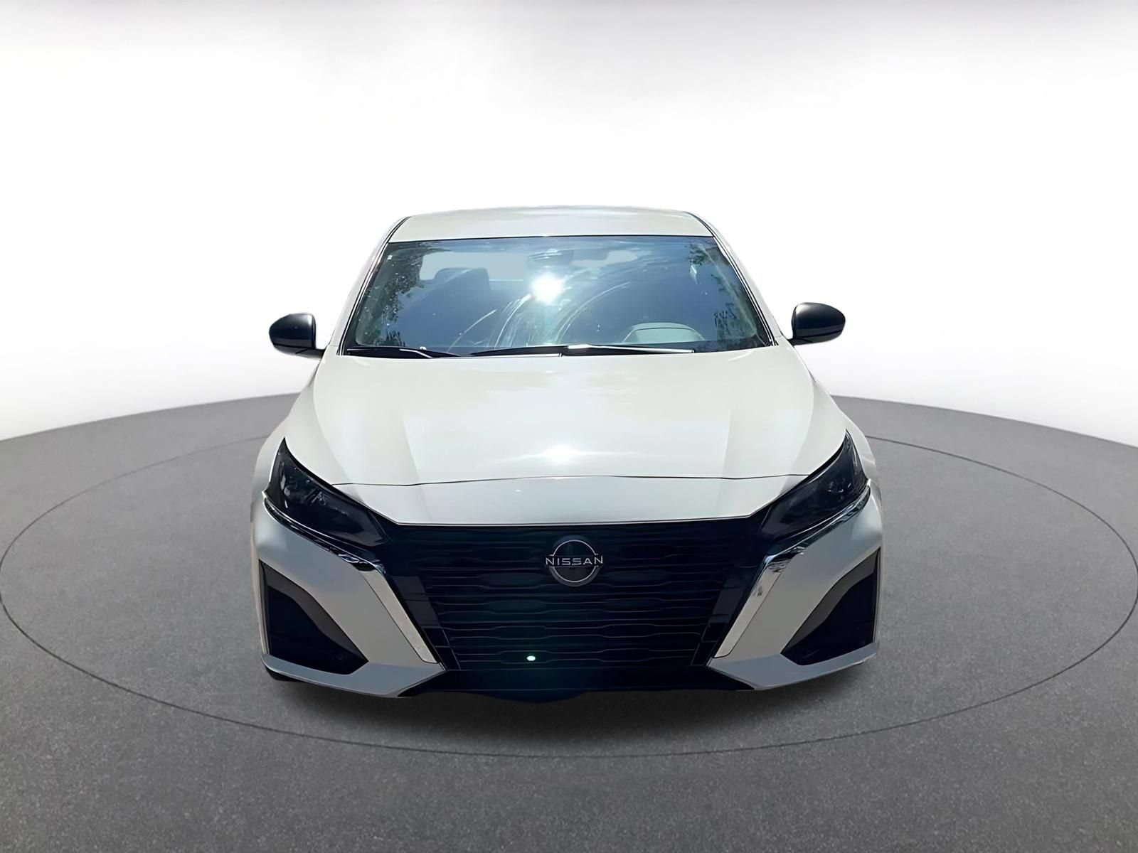 Used 2025 Nissan Altima 2.5 SV FWD image 4