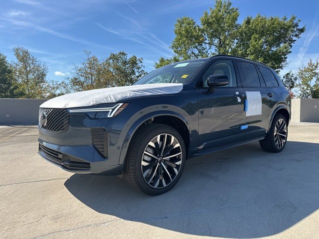 New 2026 Volvo XC90 T8 Ultra w/ Protection Package image 3