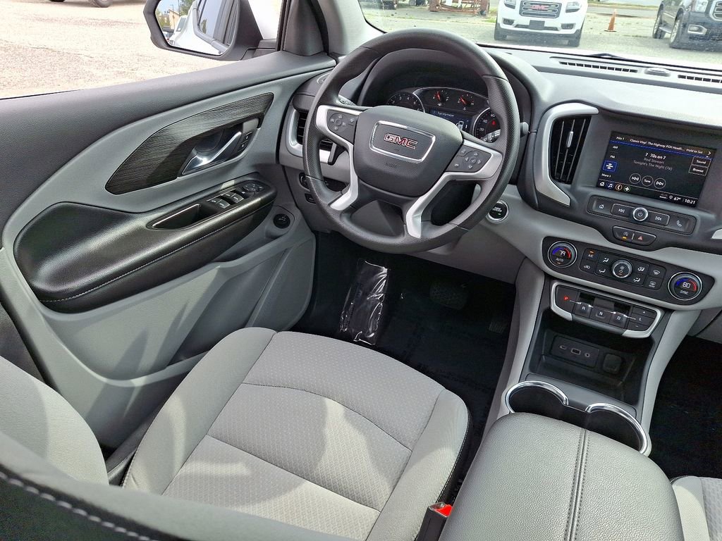 Used 2023 GMC Terrain SLE w/ Driver Convenience Package image 15