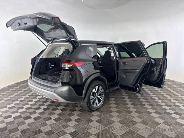 Used 2021 Nissan Rogue SV AWD/4WD image 14