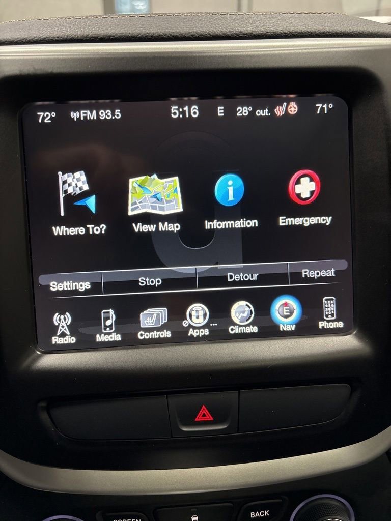 Used 2018 Jeep Cherokee Latitude Plus w/ Comfort/Convenience Group image 27