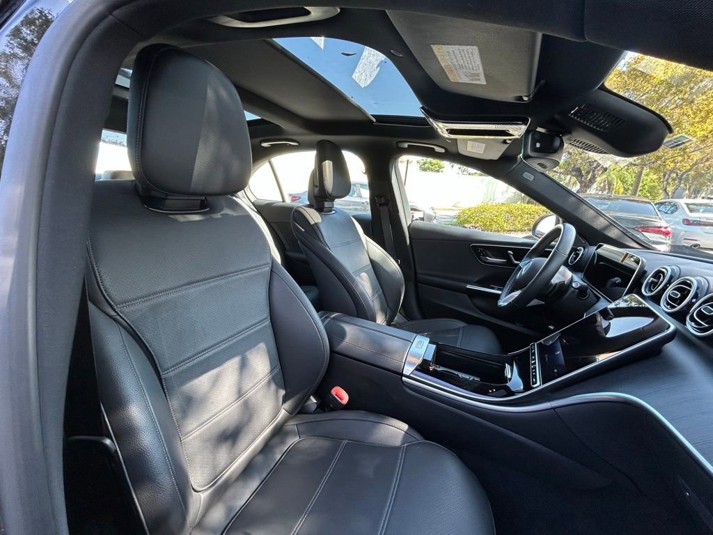 Used 2025 Mercedes-Benz C 300 4MATIC Sedan image 33
