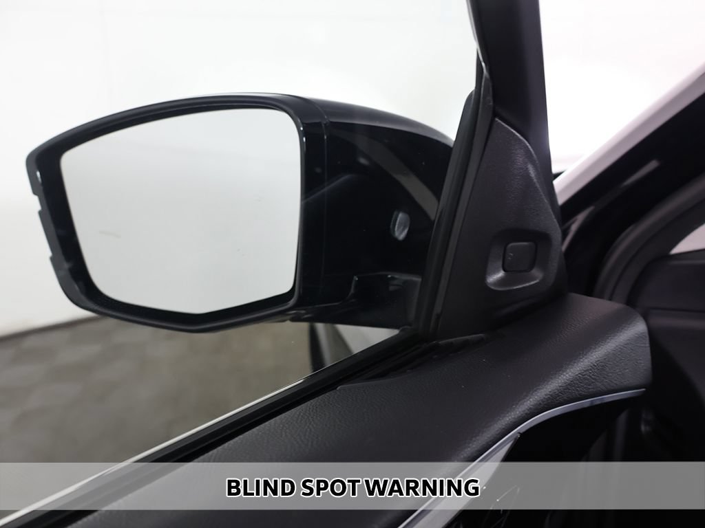 Used 2023 Acura MDX SH-AWD image 5