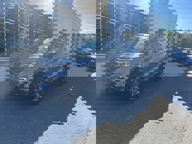 Certified 2023 Ford Explorer XLT w/ Equipment Group 202A image 2