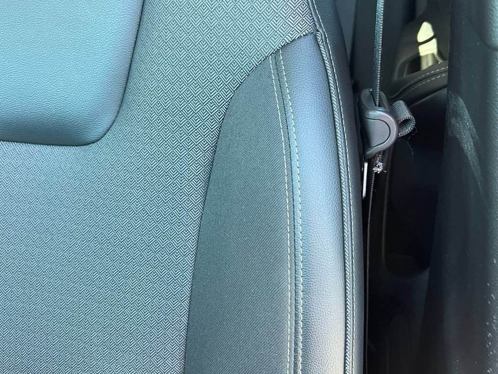 Used 2024 Buick Encore GX Preferred w/ Comfort Package AWD/4WD image 13
