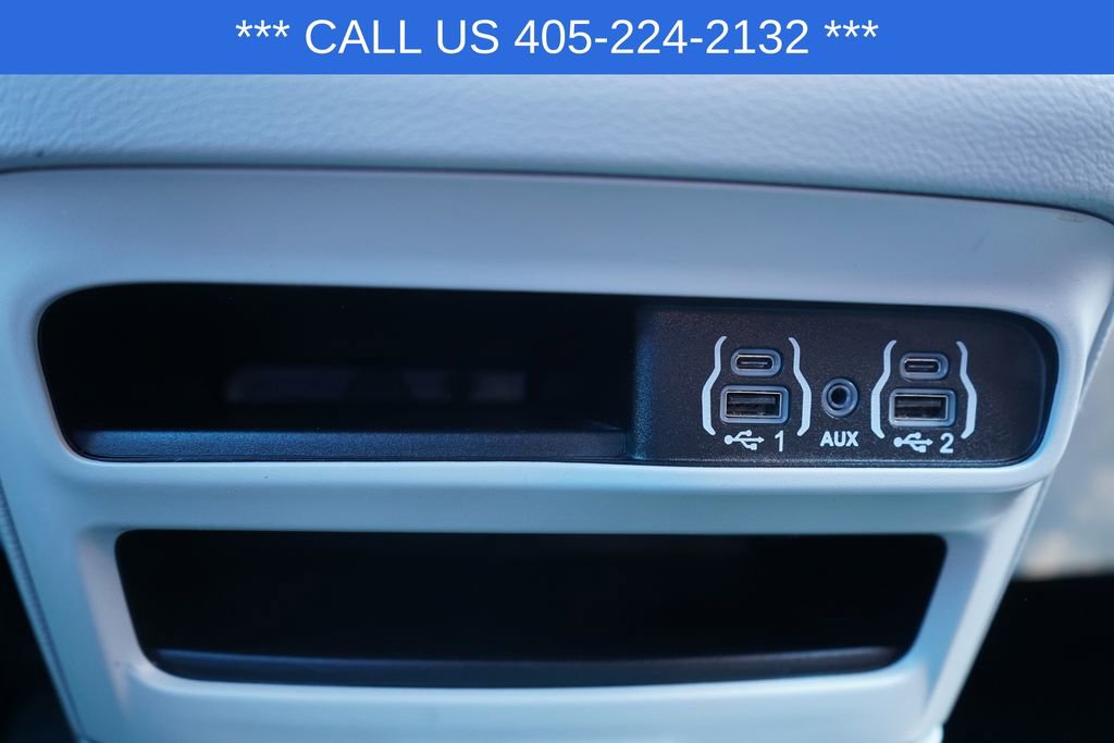Used 2023 Chrysler Pacifica Touring-L FWD image 38