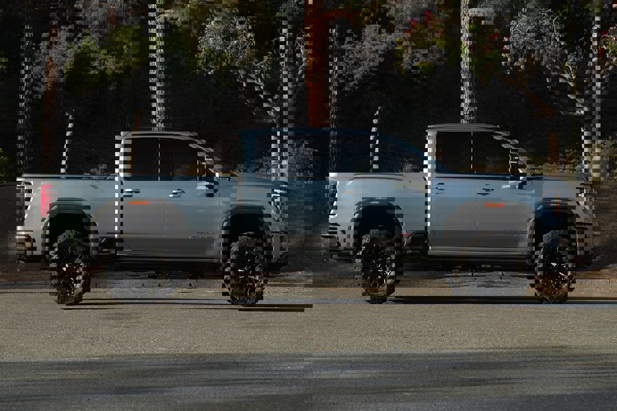 Used 2024 GMC Sierra 2500 AT4 w/ AT4 Premium Plus Package image 14