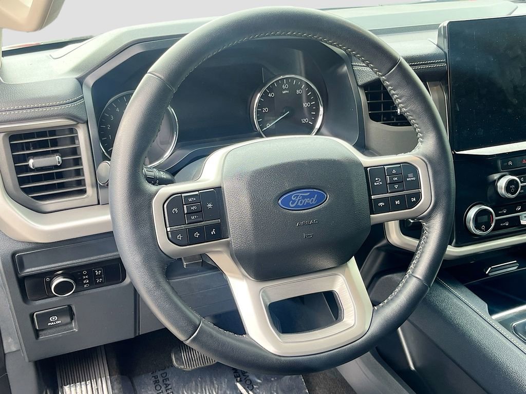 Used 2023 Ford Expedition XLT RWD image 11