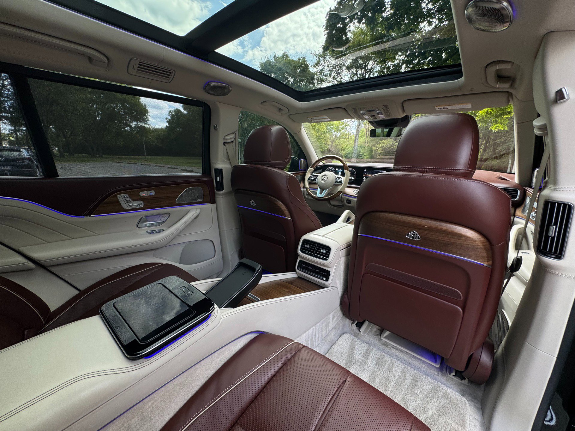 Used 2023 Mercedes-Benz Maybach GLS 600 4MATIC image 46