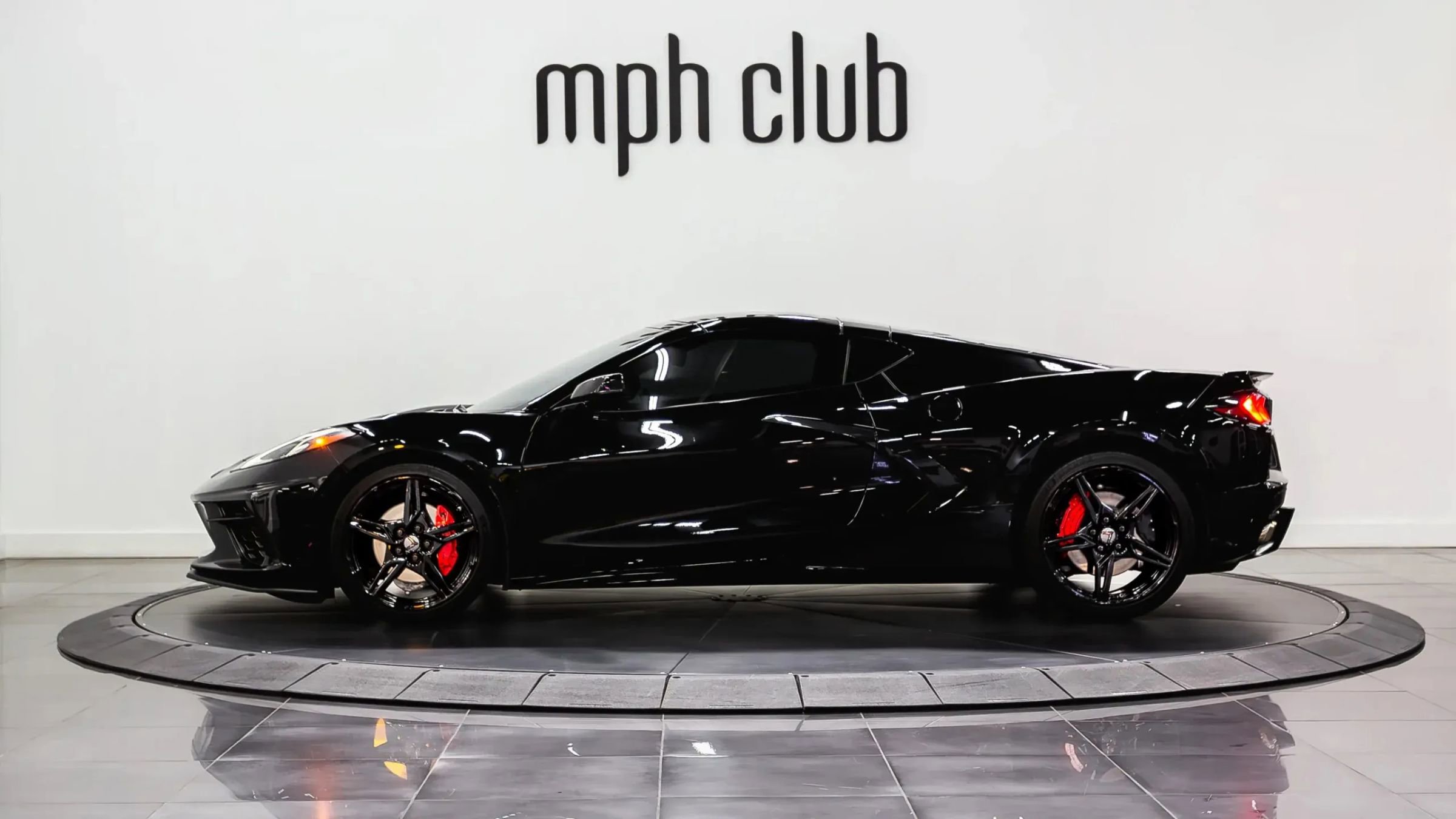 Used 2023 Chevrolet Corvette Stingray Coupe w/ 1LT image 8