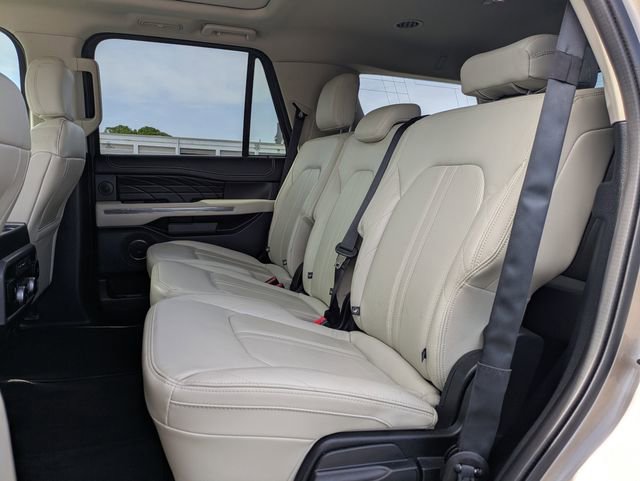 Used 2020 Ford Expedition Platinum image 16