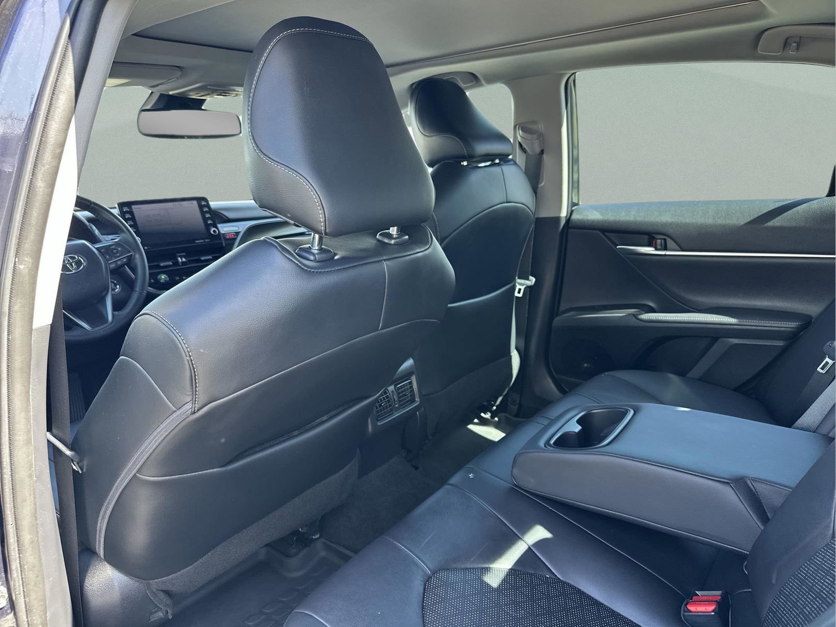 Used 2022 Toyota Camry XSE image 18